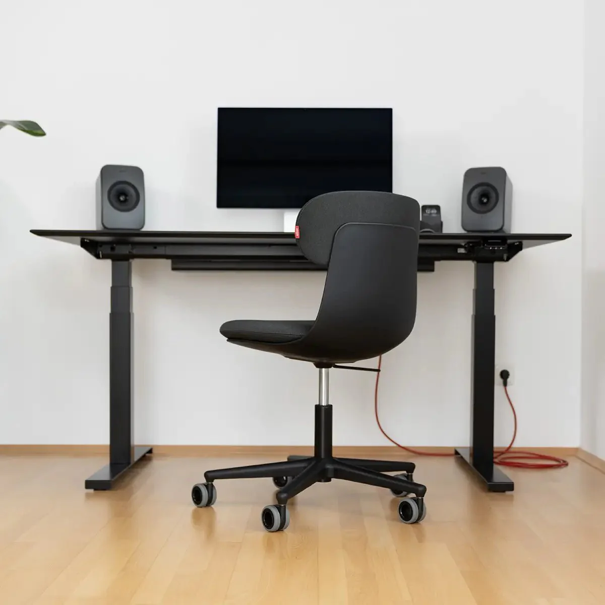 Kozy Black - Image 5