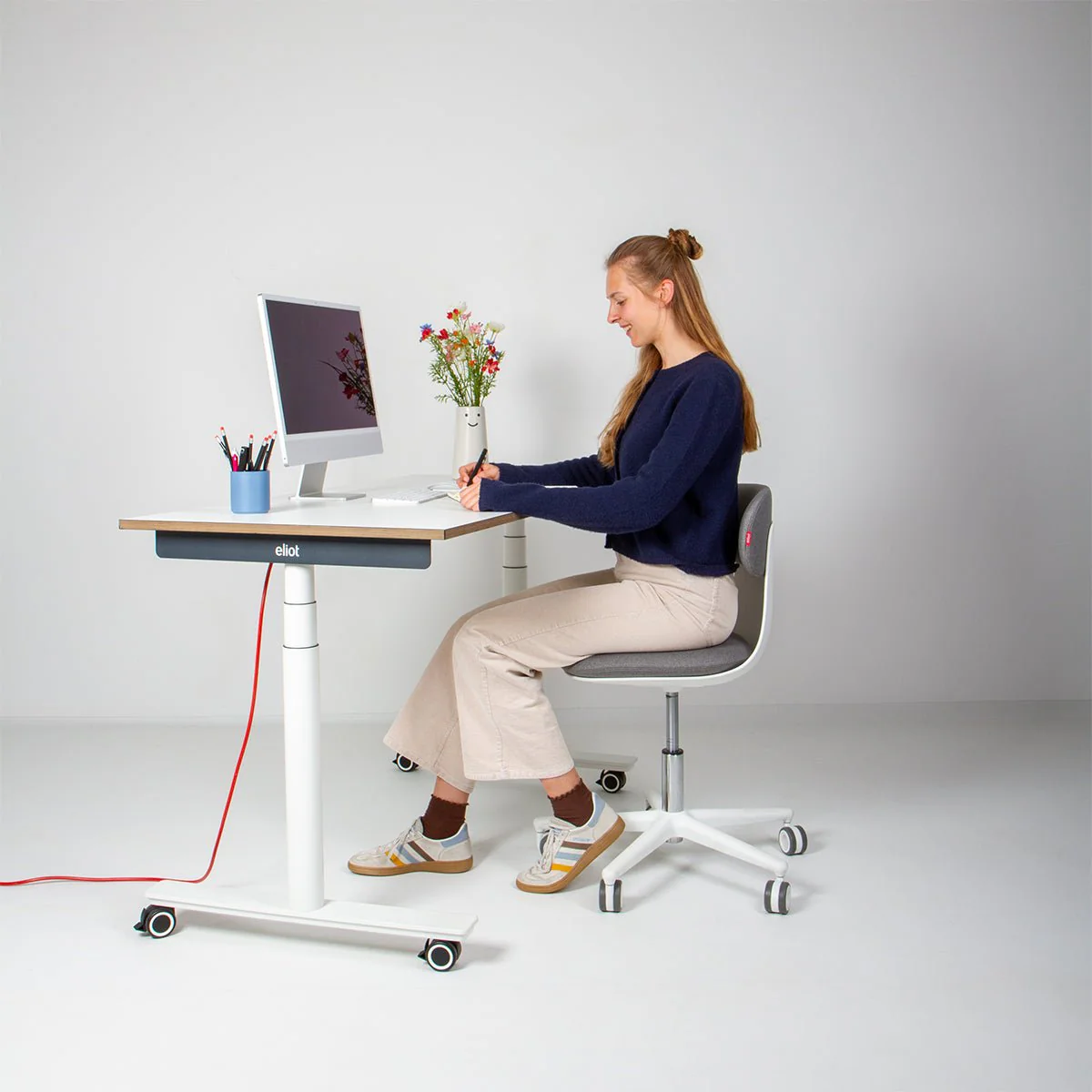 Kozy White - Image 3